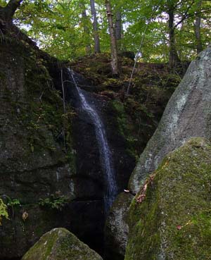 Cascade Falls, a waterfall visible from the Cascade Falls Trail in Nelson-Kennedy Ledges State Park
